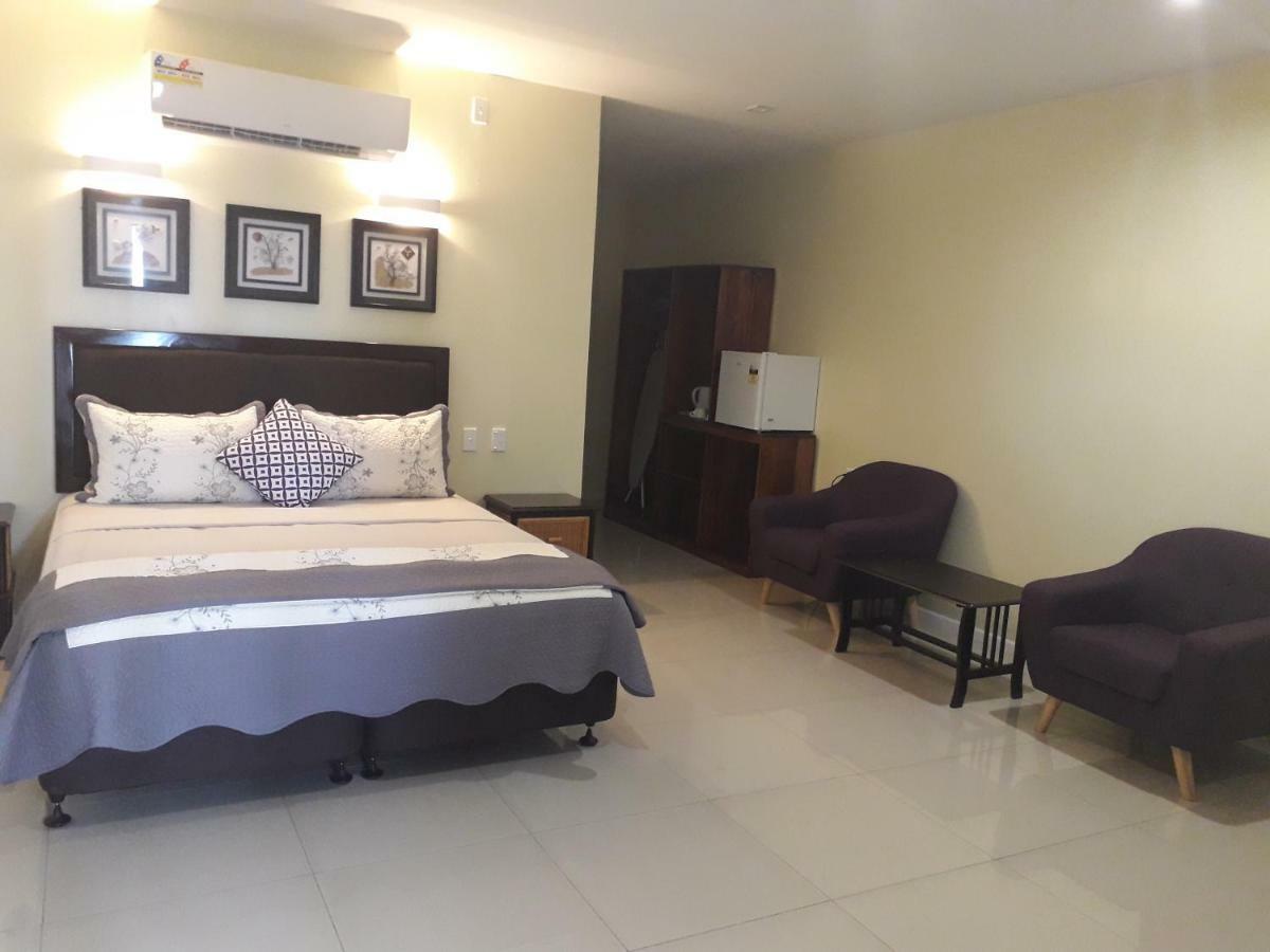 Le Uaina Beach Resort Faleapuna Eksteriør billede