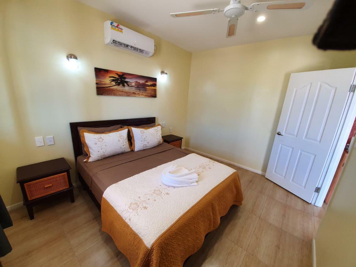 Le Uaina Beach Resort Faleapuna Eksteriør billede